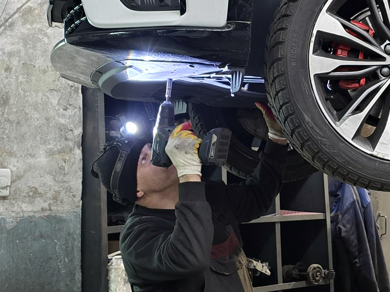 Замена масла в двигателе Geely Tugella